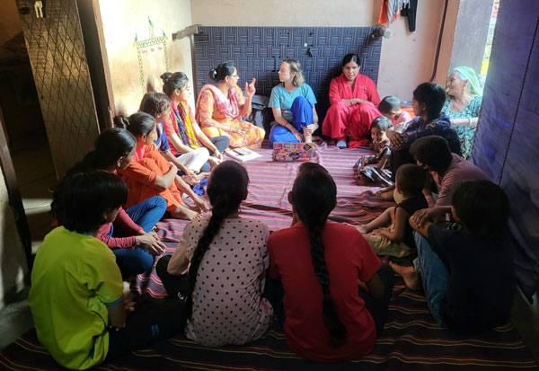 V4C-student-Sofia-working-with-the-local-community-in-India V4C-student-Sofia-working-with-the-local-community-in-India
